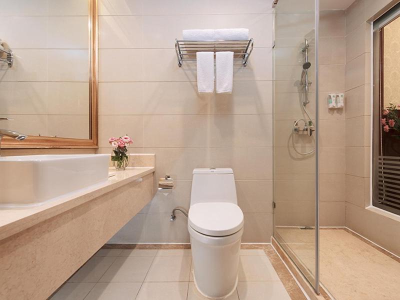 Vienna Hotel Zhongshan Xiaolan Exterior photo
